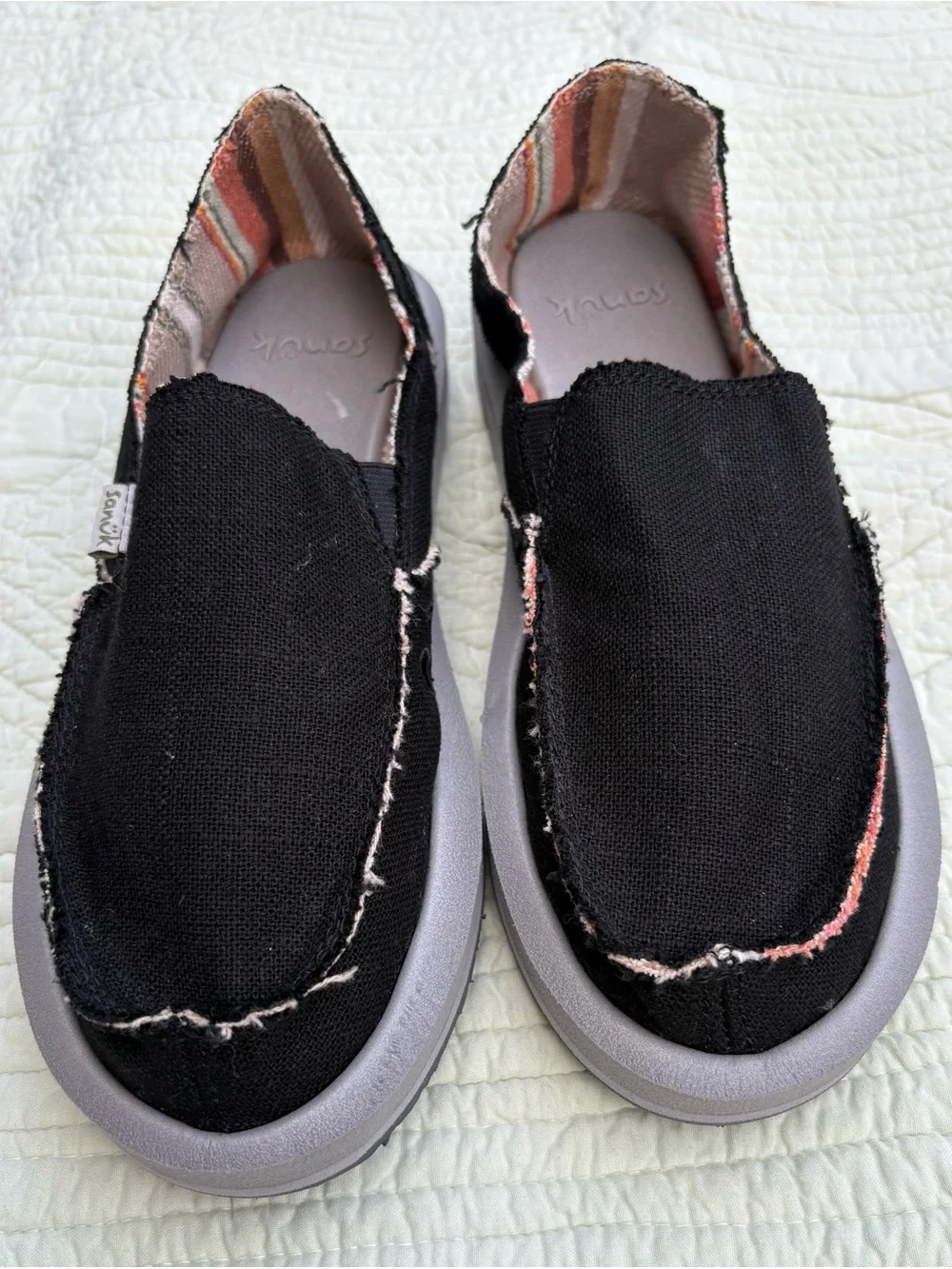 Sanuk Men’s Black Canvas Slip-On Loafers with Striped Lining size 8